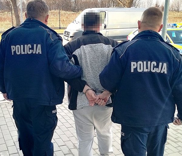 Zatrzymanie w centrum Pułtuska. Policjanci od razu go rozpoznali