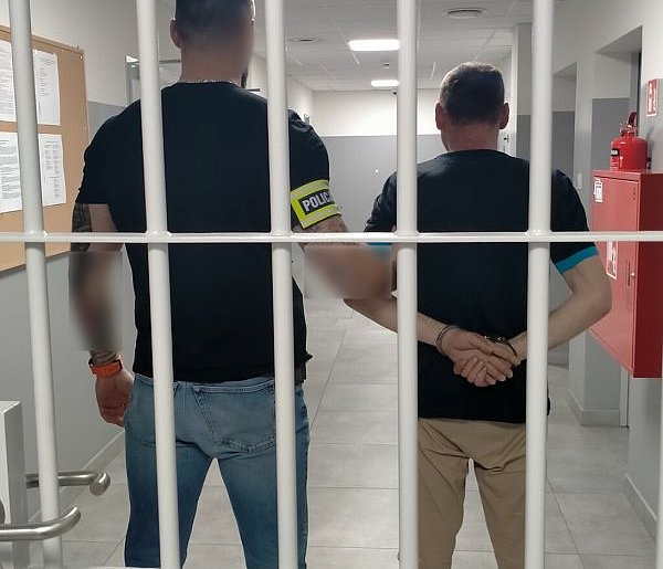 Demolka i kradzieże w Pułtusku! Sprawca wpadł przez jeden błąd