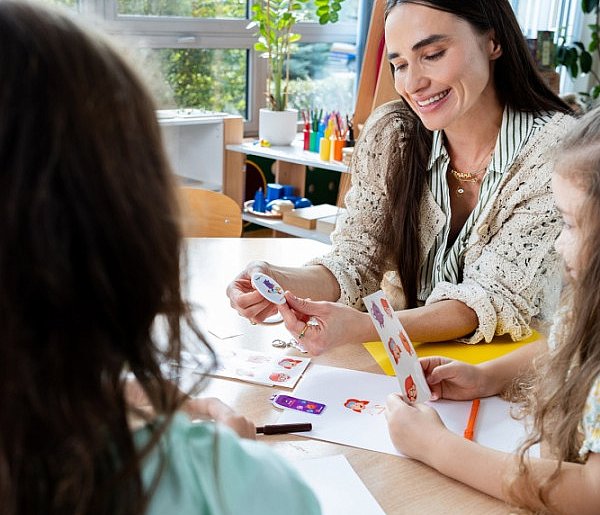 Fundacja Orange zaprasza szkoły i przedszkola do programu edukacyjnego
