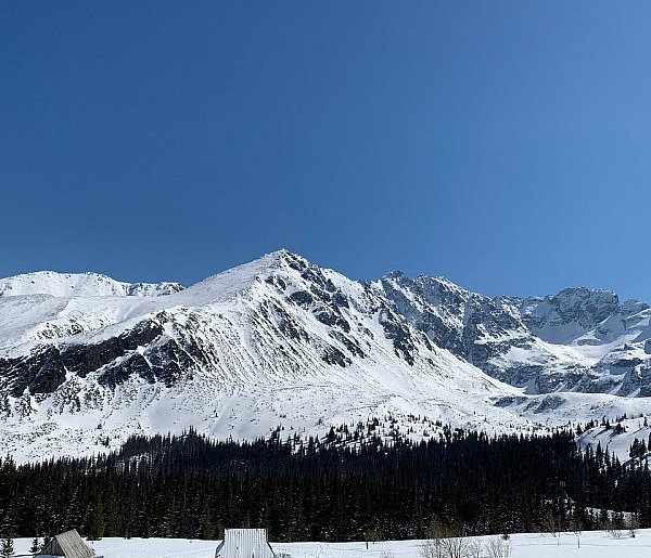 Całe Tatry zamknięte dla turystów; śnieg i znaczne zagrożenie lawinowe!