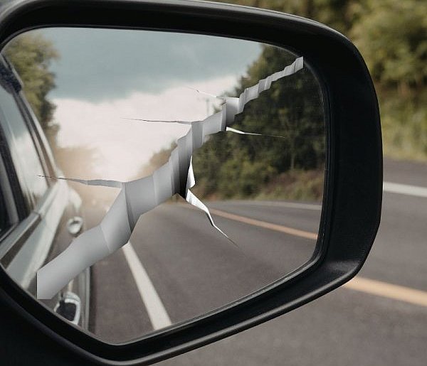 Nocny szał w Pułtusku! BMW zniszczone bez powodu