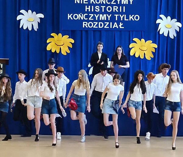 Kowbojski taniec ósmoklasistów poruszył wszystkich. A walc?!