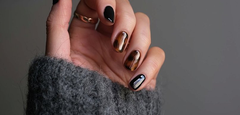 Sprawdź, jak makijaż i manicure odmieniają charakter stylizacji