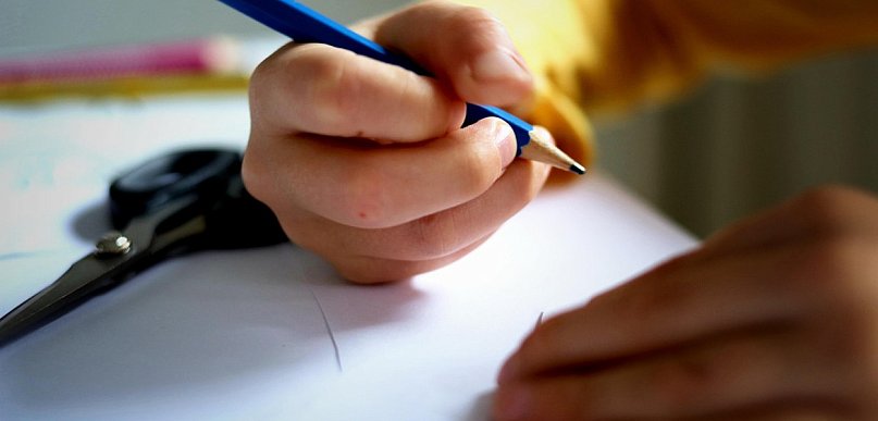 W ośmiu pytaniach losowanych podczas egzaminów na prawo jazdy były błędy