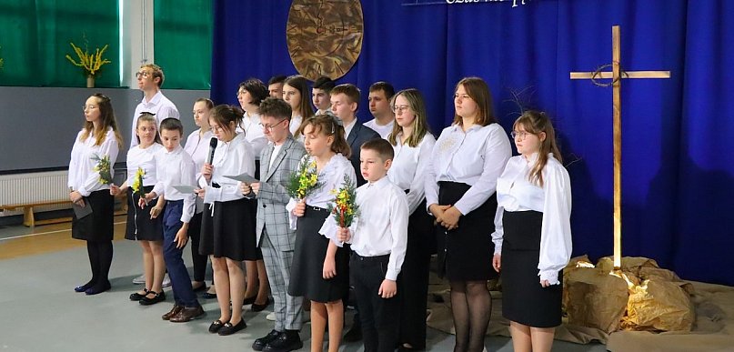 „Zatrzymaj się pod Krzyżem”– poruszające Misterium Paschalne