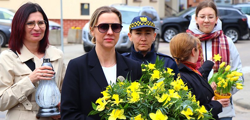 83.rocznica Powstania w Getcie Warszawskim- żonkile pamięci w Pułtusku