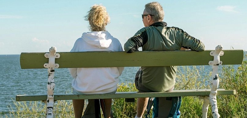 Mieszkańcy sami pomalowali ławki. Urząd w Pułtusku reaguje