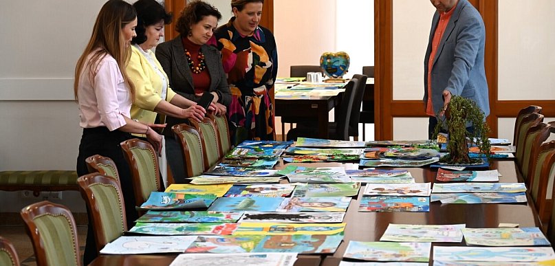 Młodzi mieszkańcy Pułtuska stworzyli bohaterów miejskich kanałków