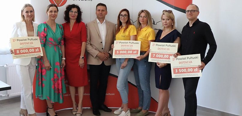 Kolejne umowy z przedstawicielami NGO podpisane