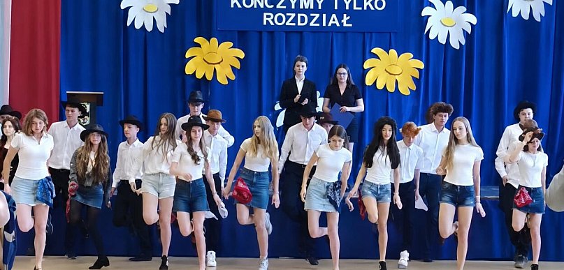 Kowbojski taniec ósmoklasistów poruszył wszystkich. A walc?!