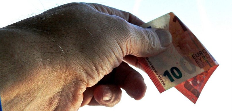 Gdzie najwięcej kupisz za 100 EUR na wakacjach?