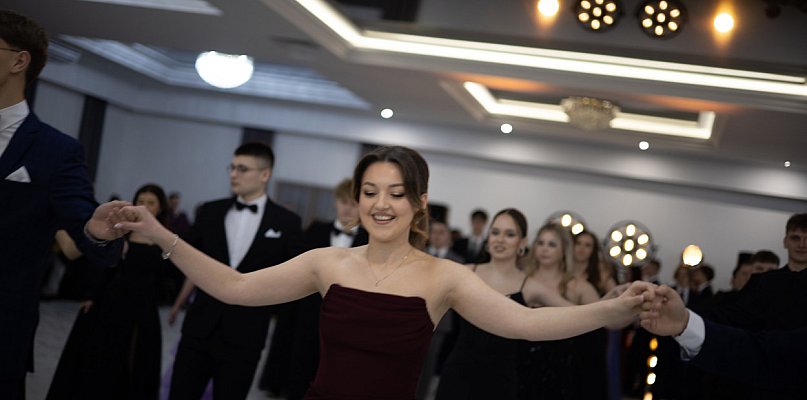 Maturzyści z Pułtuska pokazali klasę. Zobacz, co działo się na studniówce - 35359