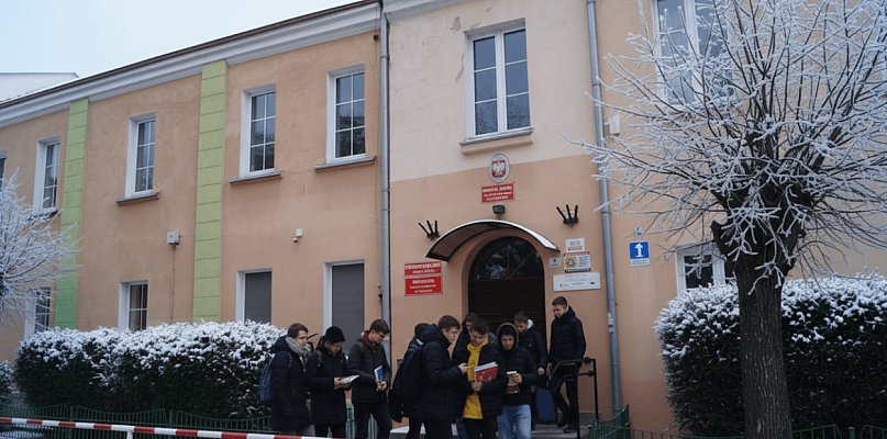 Uczniowie mogą zgarnąć prawie 7 tys. zł. Sprawdź, czy się załapiesz