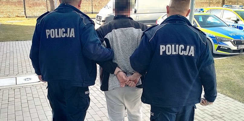 Zatrzymanie w centrum Pułtuska. Policjanci od razu go rozpoznali