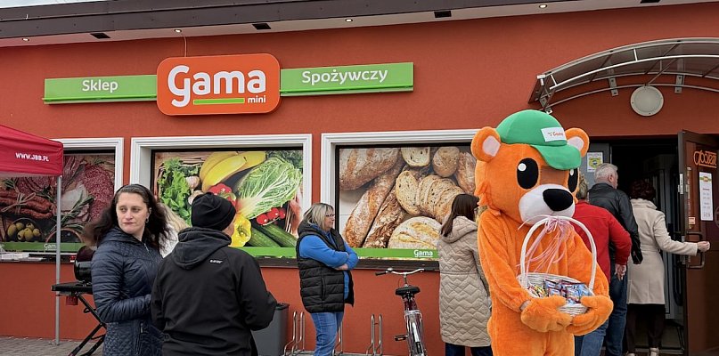 Nowy sklep Społem otwarty w Psarach. Było poświęcenie i grill