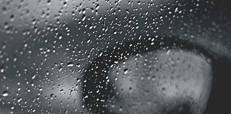 Przelotne opady deszczu i deszczu ze śniegiem