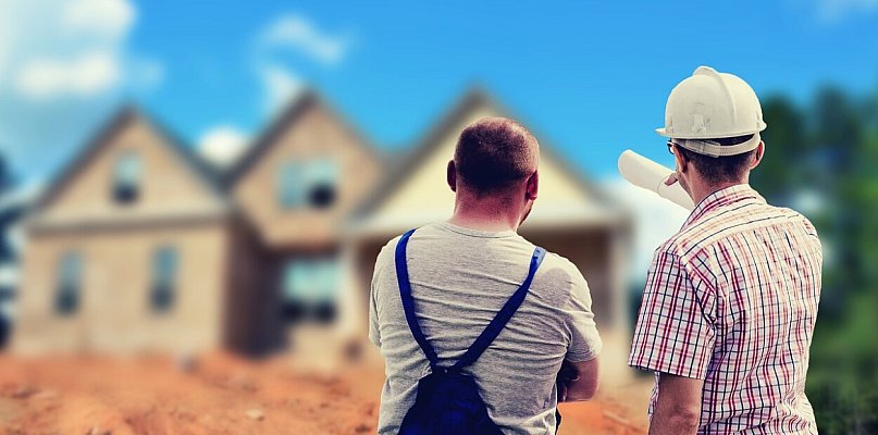 Pułtusk buduje się bez planów? Raport pokazuje zaskakujące liczby