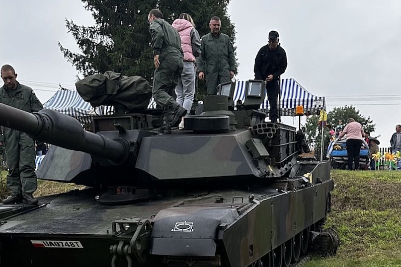 Abrams, drony i karate w Zambskach!