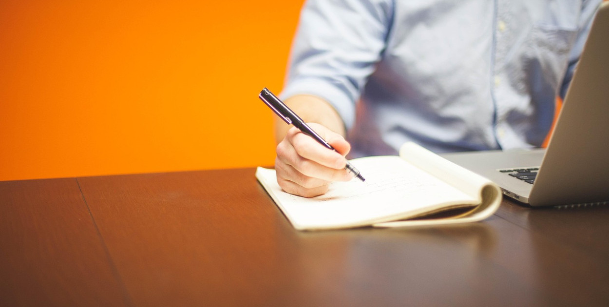 Obraz StartupStockPhotos z Pixabay