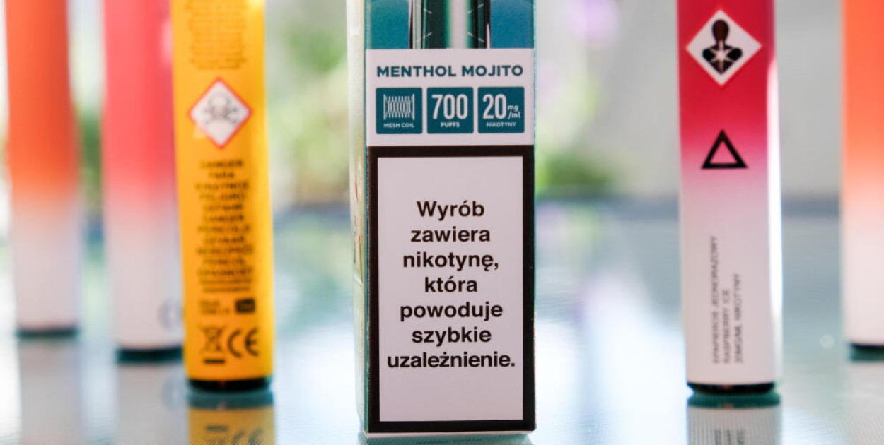 Od dziś nowe zakazy dotyczące sprzedaży e-papierosów i palenia