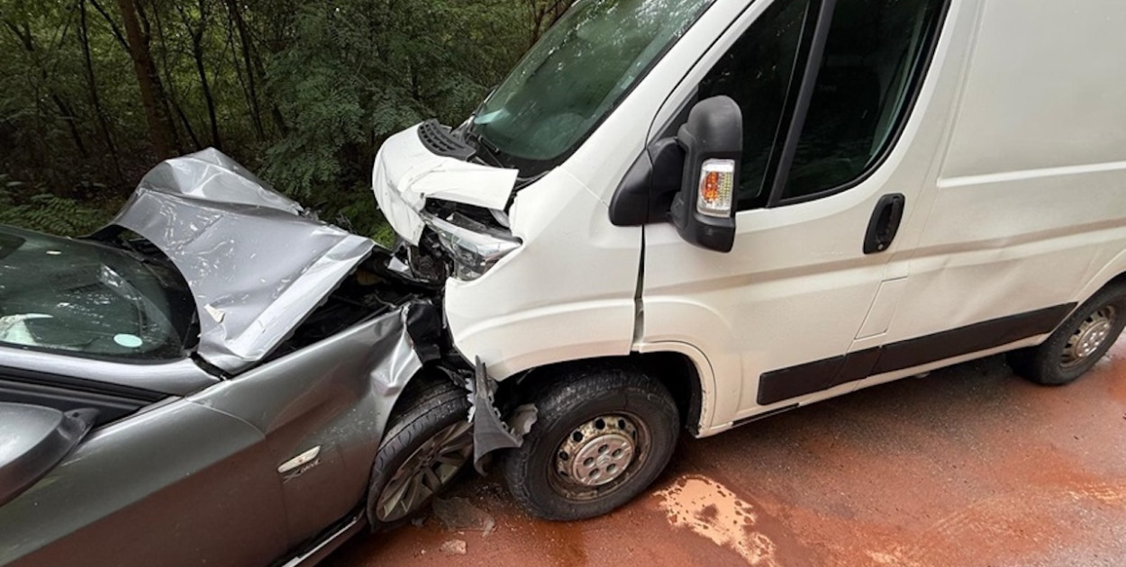 Zderzenie BMW i citroena w Murowance – policja apeluje o ostrożność na drogach/ KPP Pułtusk