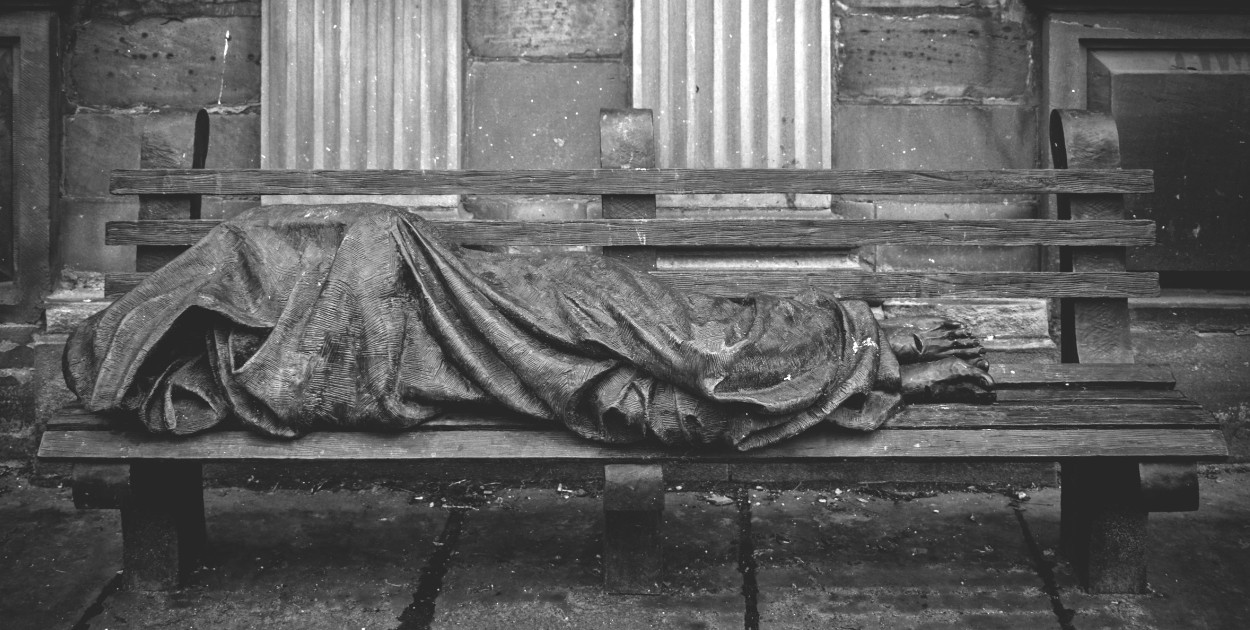 Wsparcie dla osób bezdomnych z Gminy Zatory to element szerszej walki z kryzysem społecznym w powiecie pułtuskim