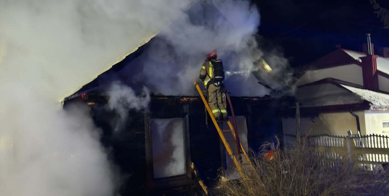 Wybuch i pożar w domu