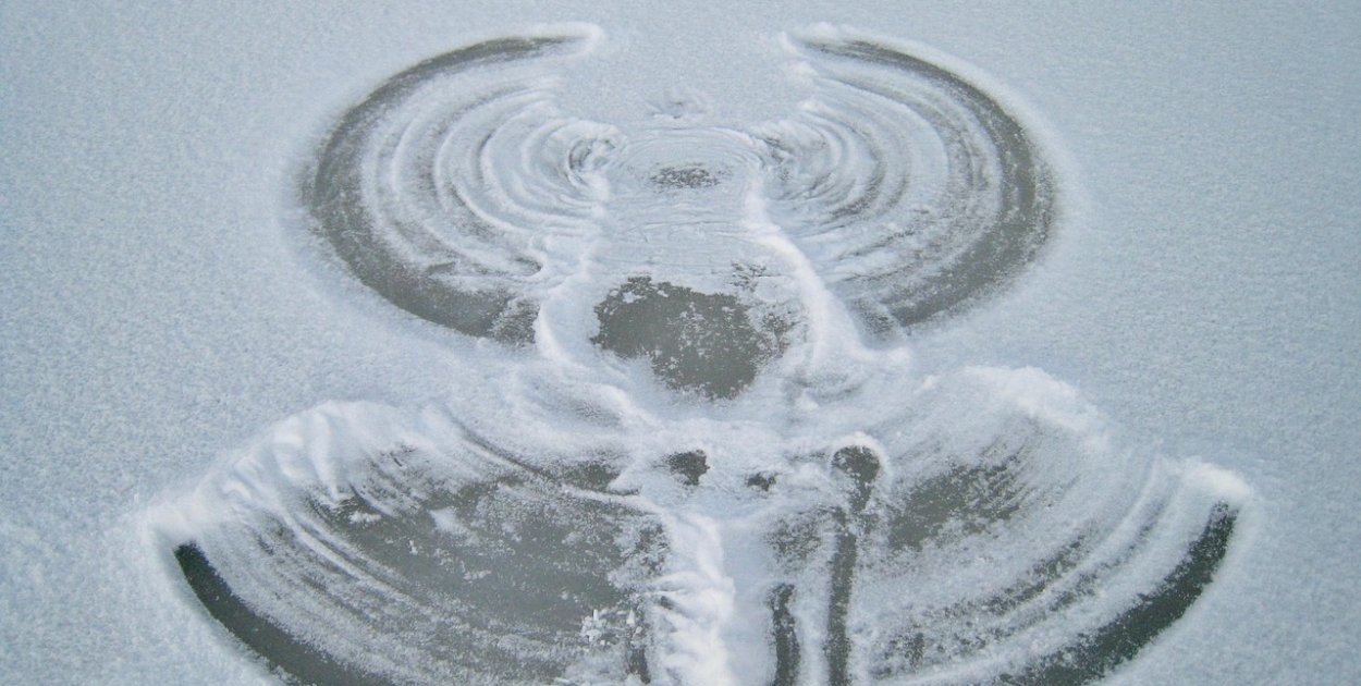 Anioły na śniegu dla chorego chłopca. Pułtusk daje przykład