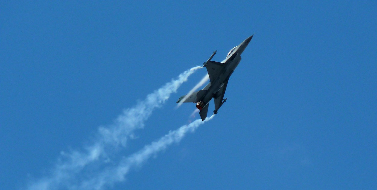 Dowództwo Operacyjne: loty szkoleniowe z przekroczeniem bariery dźwięku