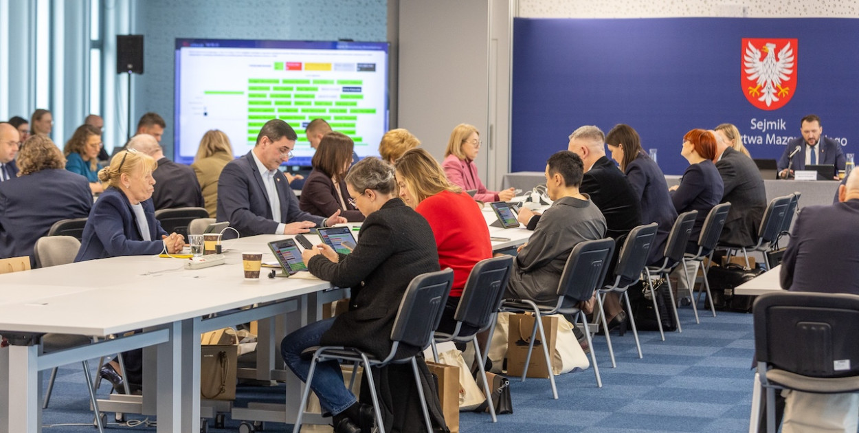 Radni Mazowsza zdecydowali o przekazaniu  3 mln zł na pomoc Ukrainie