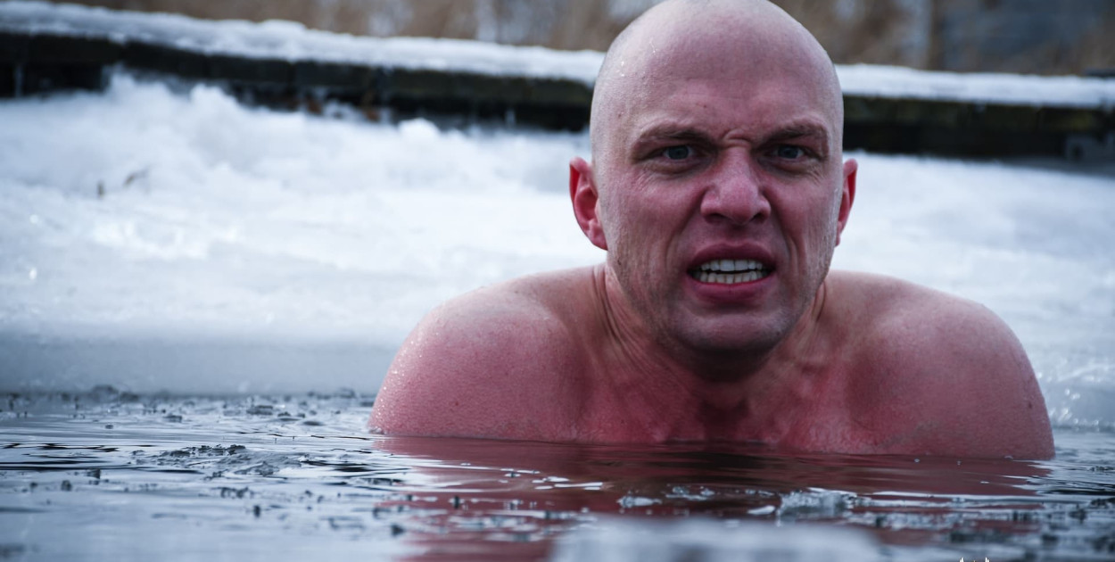 Weszli do lodowatej wody i walczyli dalej. Tak szkoli się WOT