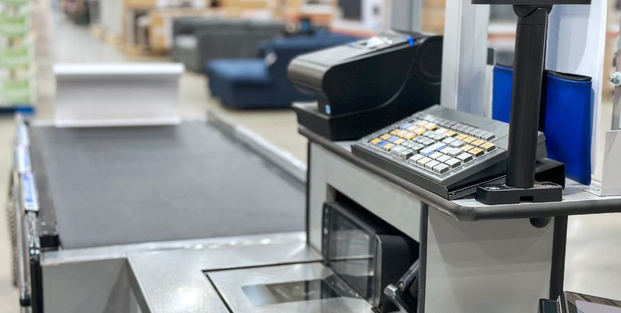 292 kradzieże w supermarkecie! Kasjerka miała „trik” na paragony