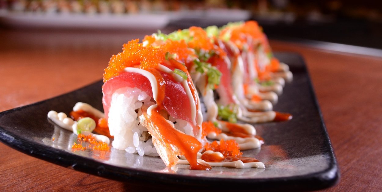 Jak wybrać dobre sushi na wieczór? Sprawdzone wskazówki