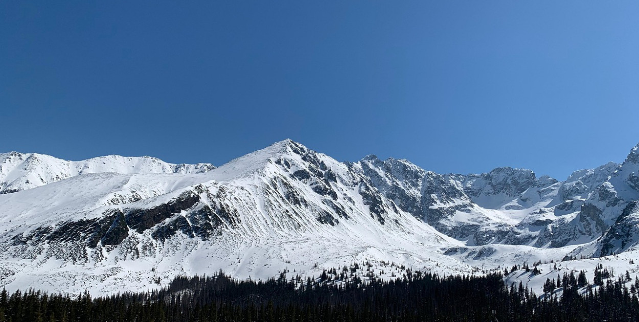 Całe Tatry zamknięte dla turystów; śnieg i znaczne zagrożenie lawinowe!