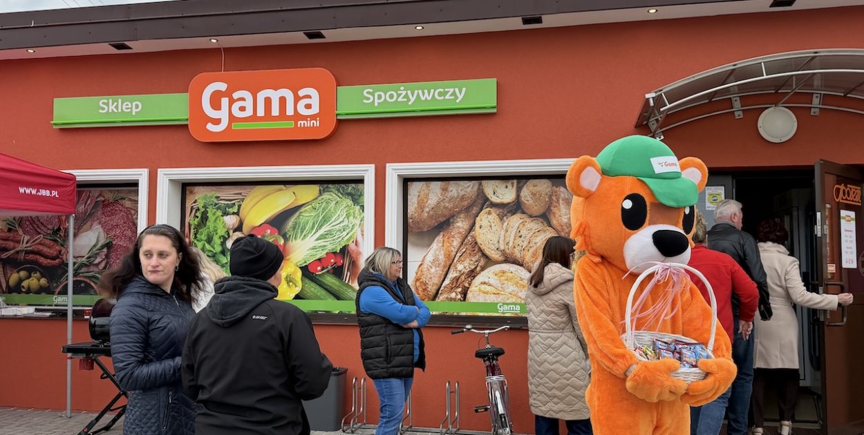 Nowy sklep Społem otwarty w Psarach. Było poświęcenie i grill